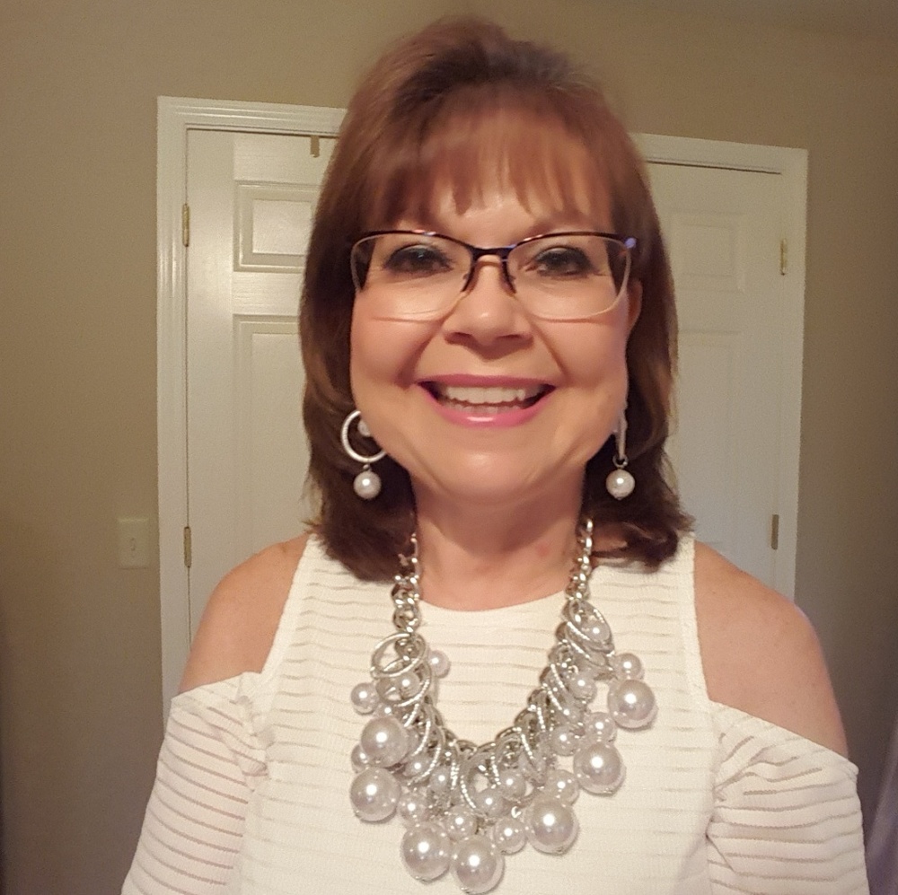 Meet your Posher, Chi Chi